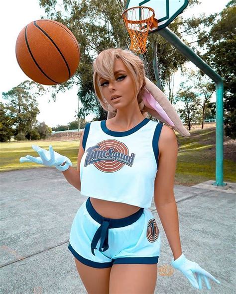 Lola Bunny's Outfit: Combining Form and Function for the Ultimate Sporting Style